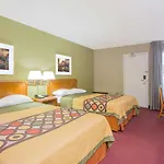 Super 8 By Wyndham Madison East