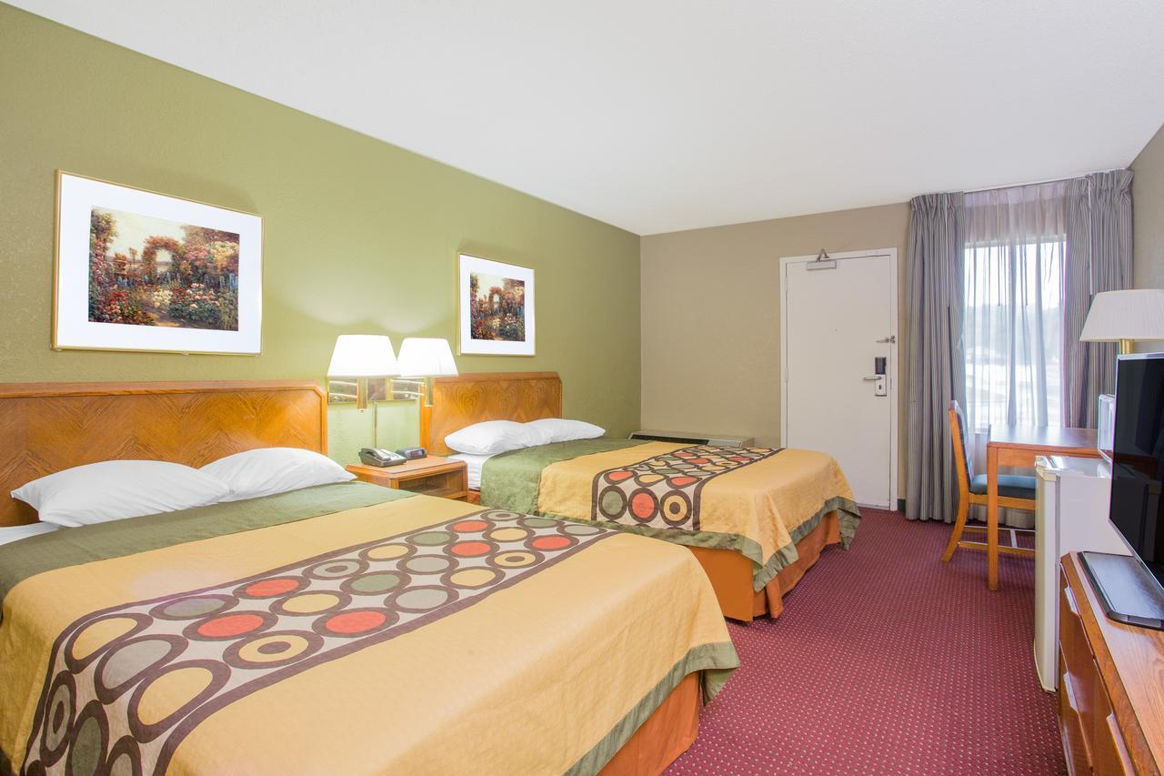 Hotel Super 8 By Wyndham East 3*